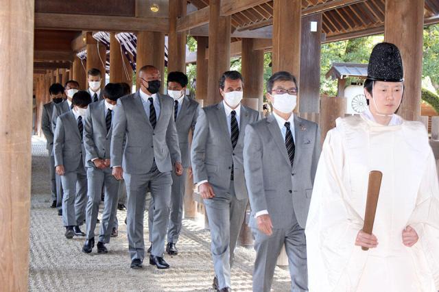 1618741458715067565.jpg r45.jpg