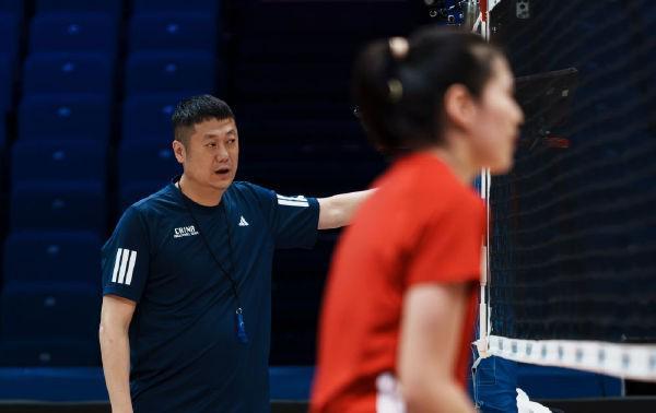 500网-历史首败捷克，女排教练赵勇：年轻选手欠缺大赛硬仗历练